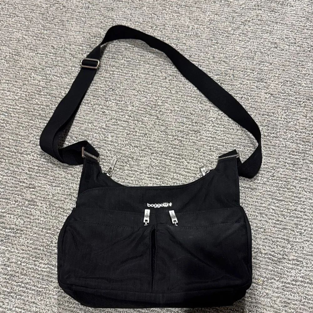 Baggallini Classic Black Crossbody Bag
